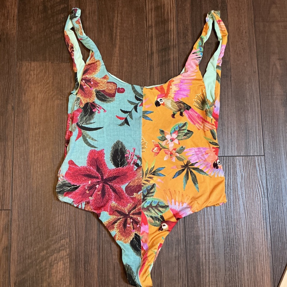 Farm Rio Praia Tropical Floral Parrot One Piece Swimsuit Orange Teal Medium